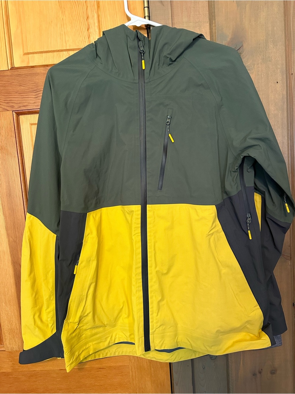Women’s Two-Tone Hooded waterproof Jacket - Green & Yellow